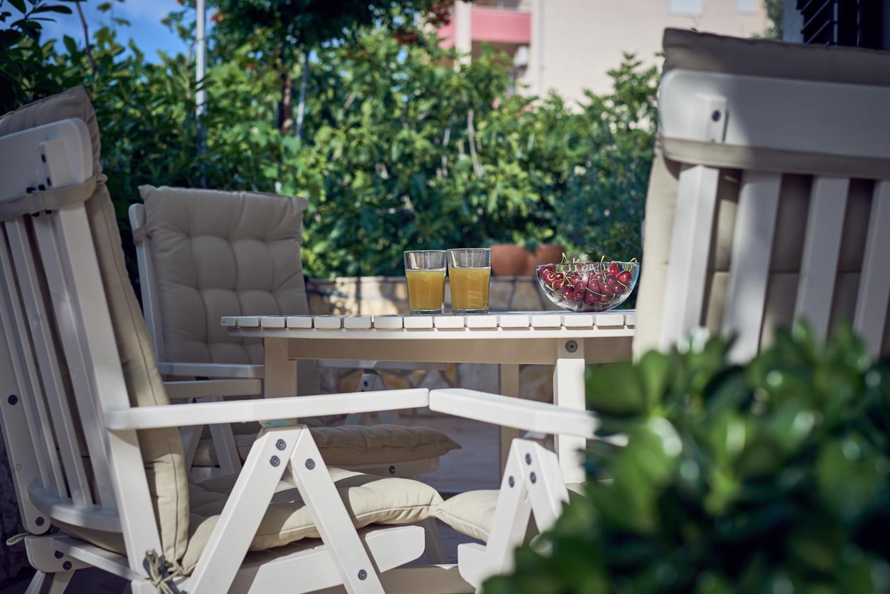 Apartments Tonka Trogir Bagian luar foto